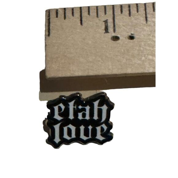 Etah Love Hate 2 Heavy Metal Rock Roll Goth Punk Enamel Lapel Pin Pinback READ - Picture 6 of 7